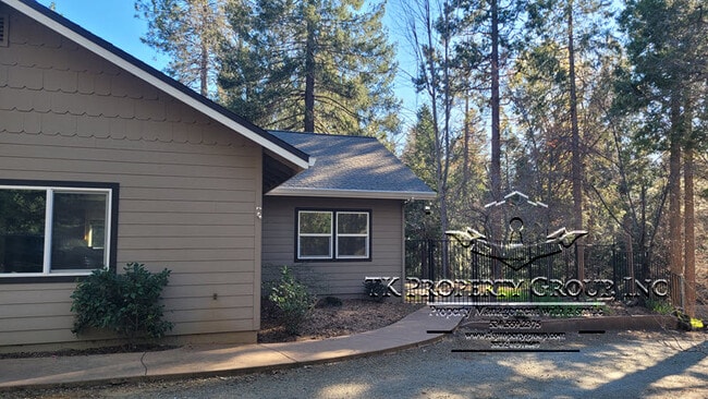 Building Photo - 18449 Shasta Dam Way