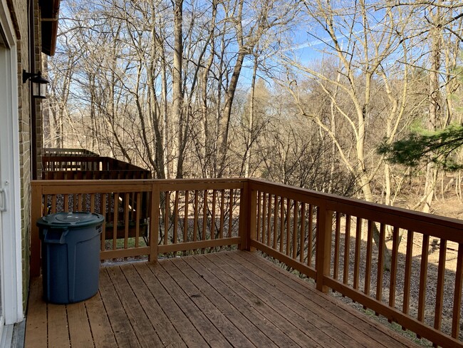 Ground Level Deck - 7359 Hickory Log Cir