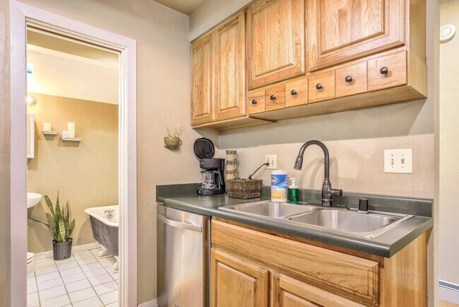 Building Photo - 9415 Ute Rd