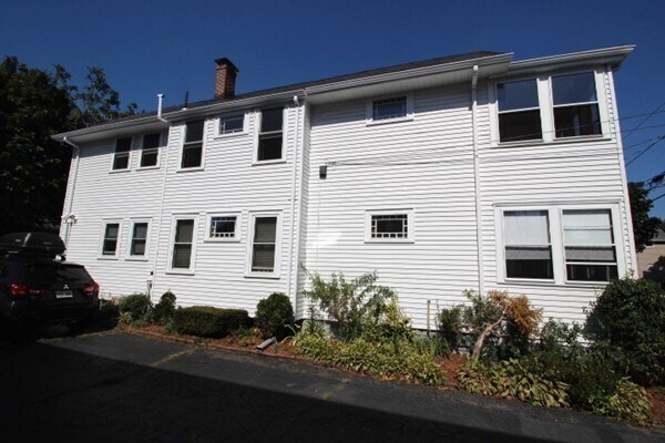 Building Photo - 170 Palmer St
