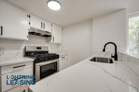 Building Photo - 13912 Sayre St