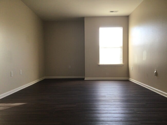 Building Photo - 14718 Watertrace Dr