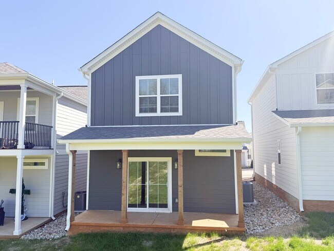 Building Photo - Tristan Style 3-Bedroom w/ Flex Room + Summer Special