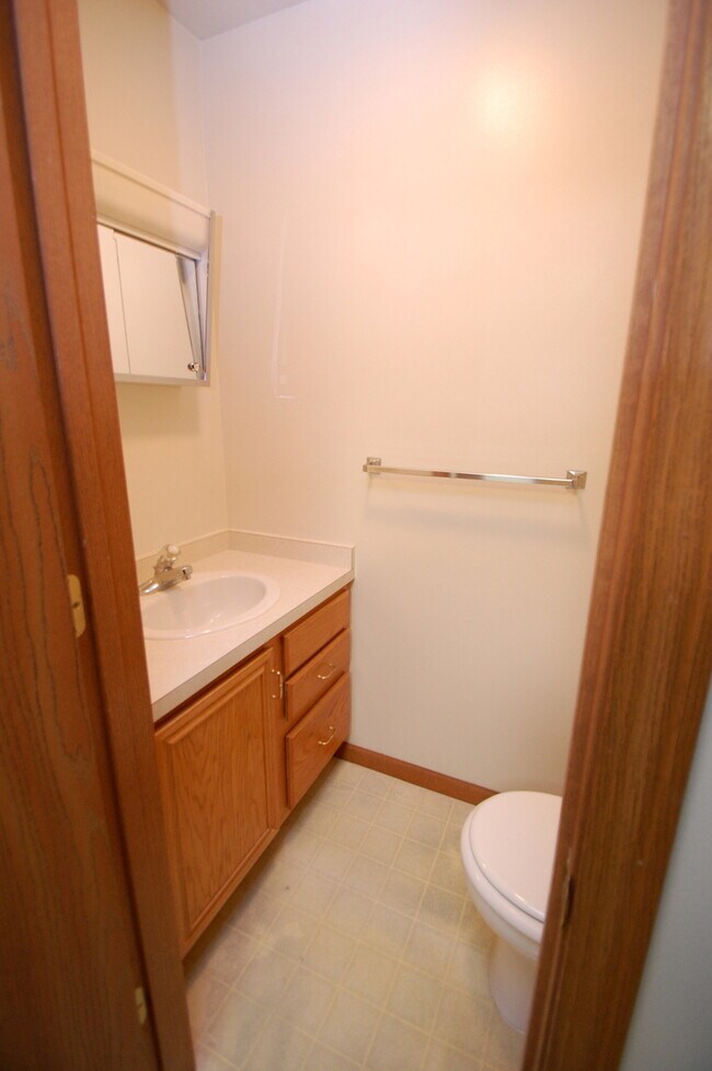 Building Photo - 132 Watertower Ct