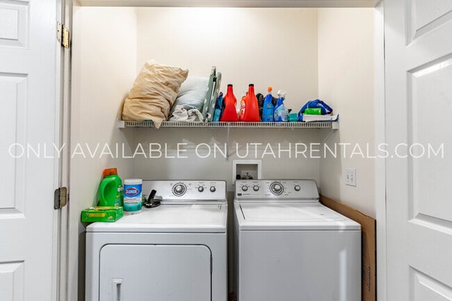 Building Photo - 331 Belmont Pl