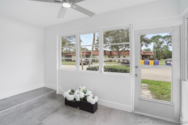 Building Photo - 737 Nantucket Cir