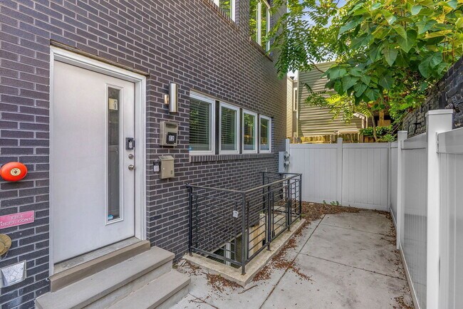 Building Photo - 1224 N 26th St