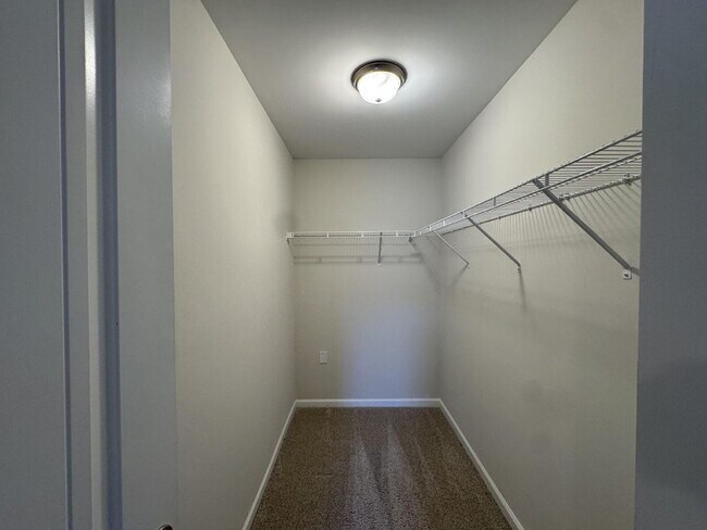 Building Photo - 4 bedroom home in Seneca