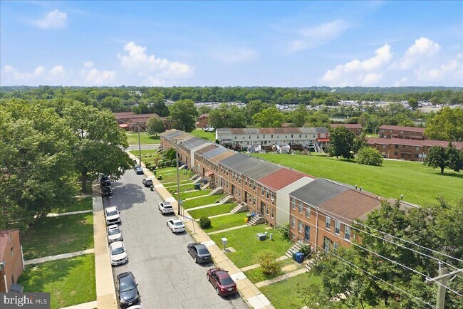 Building Photo - 3426 Round Rd