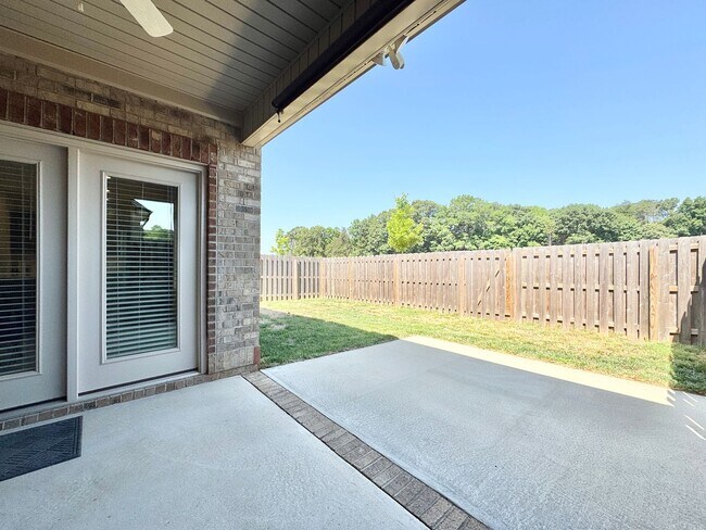 Building Photo - Updated 3 Bedroom High Point Condo with Large Bonus Room!