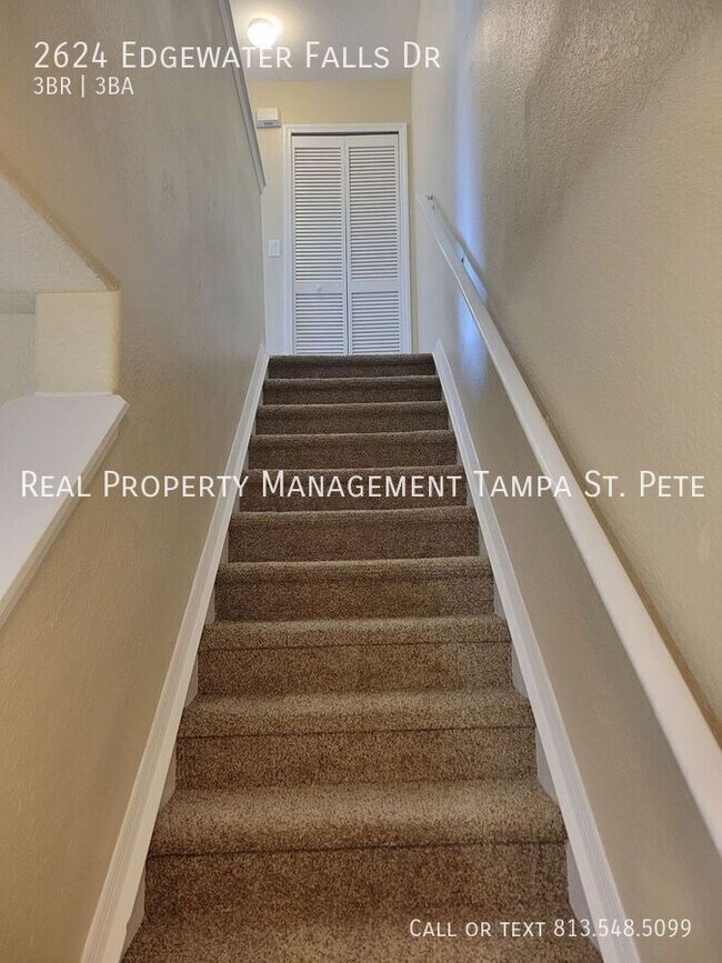 Building Photo - 2624 Edgewater Falls Dr