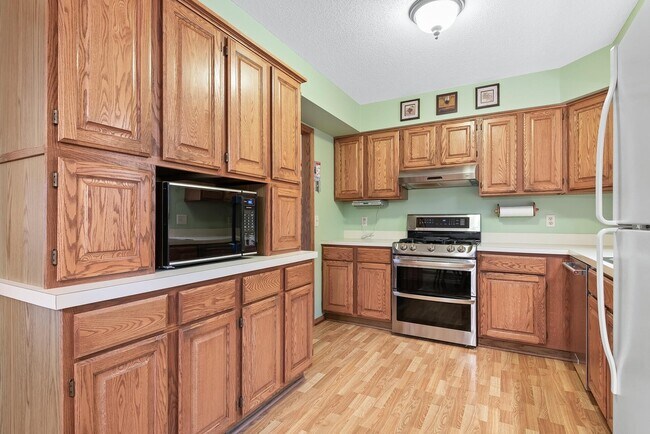 Building Photo - 13900 Duluth Dr
