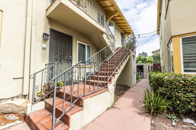 Building Photo - 438 Fir St