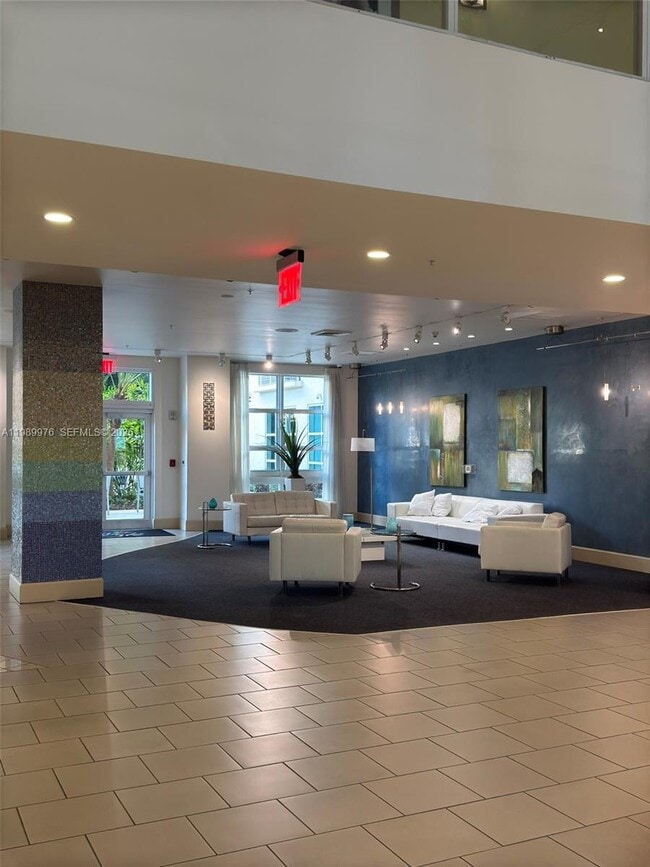 Building Photo - 2000 N Bayshore Dr