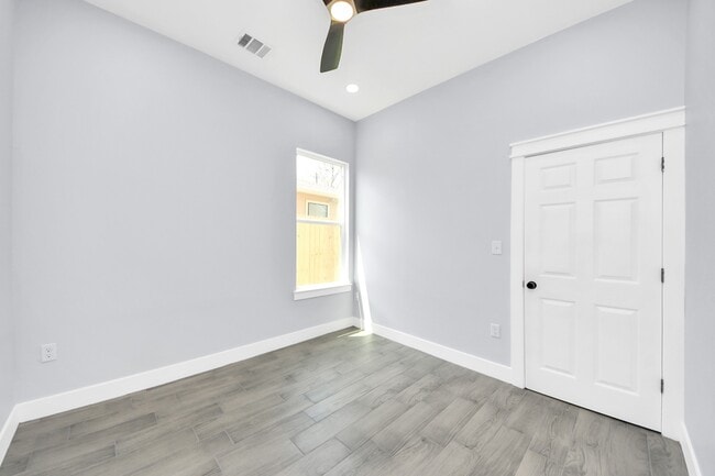 Building Photo - 917 Griffin St