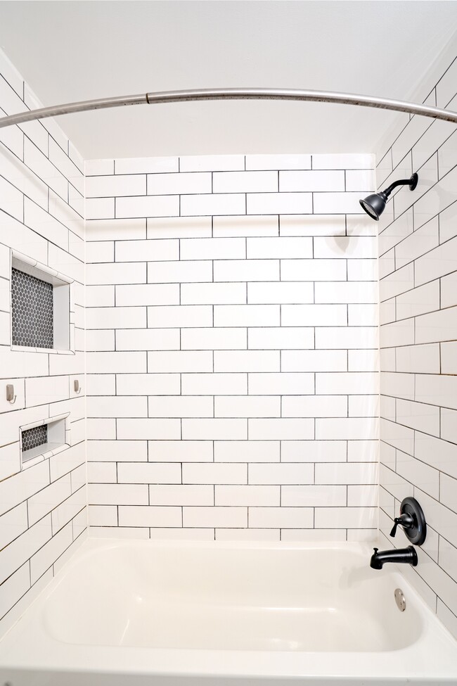 Building Photo - 8505 Castlemill Cir