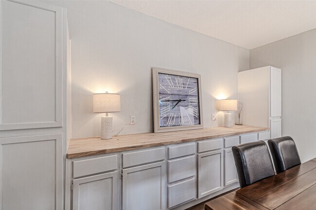 Building Photo - 15179 Kimberley Ct