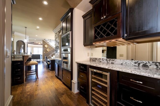 Building Photo - 2170 Heathermoor Hill Dr NE