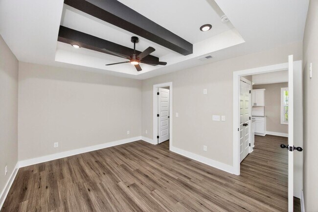 Building Photo - 206 Ross Ave