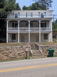 Building Photo - Single Family Home Minutes from Downtown Lexington
