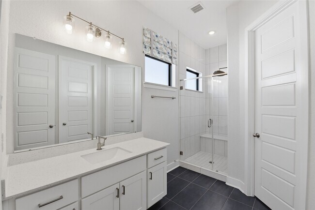 Building Photo - 15314 Viviente Dr