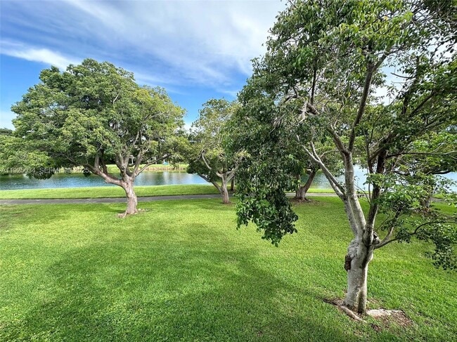 Building Photo - 10521 Mahogany Key Cir