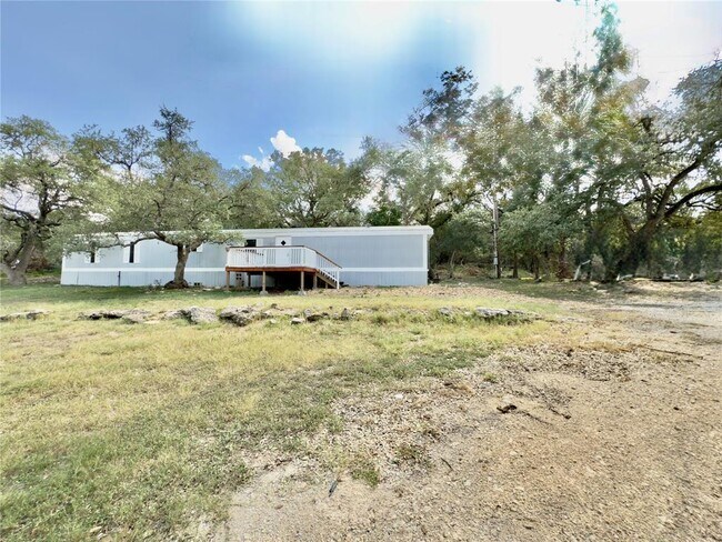 Building Photo - 750 Oak Meadows