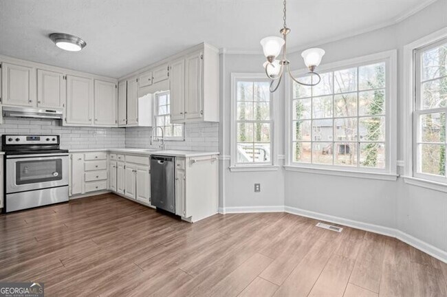 Building Photo - 320 St Simons Cove