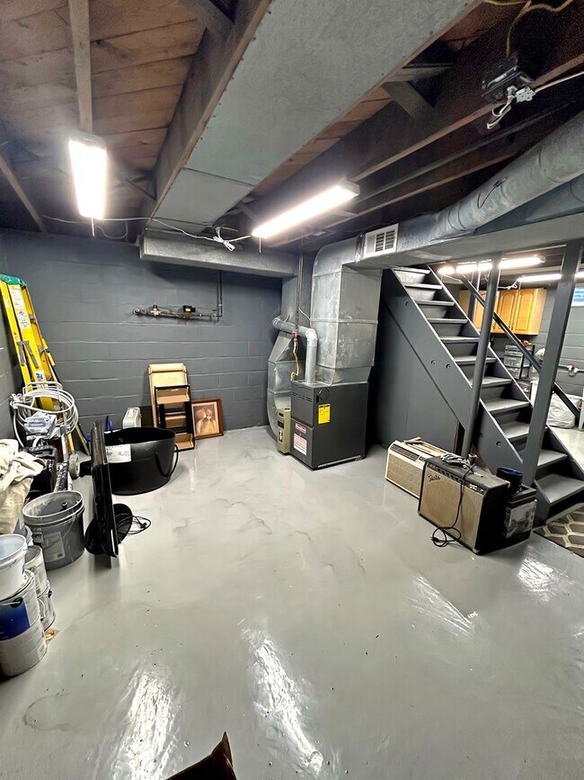 Building Photo - Charming 3-bedroom, 1-bath home in Oakdale, PA!