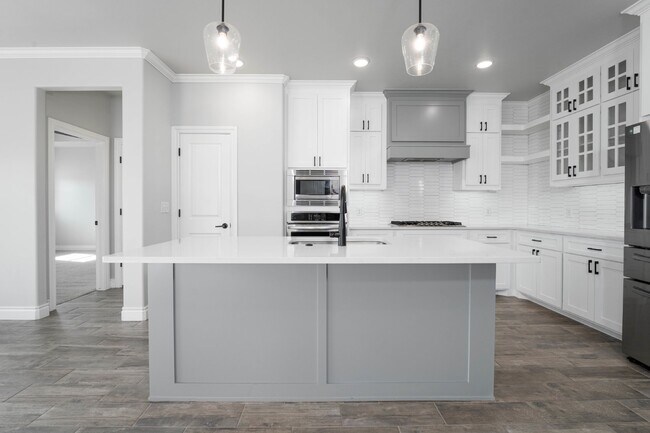 Building Photo - Stunning Corner Lot