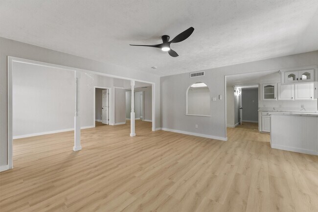 Building Photo - 3902 Marywood Dr