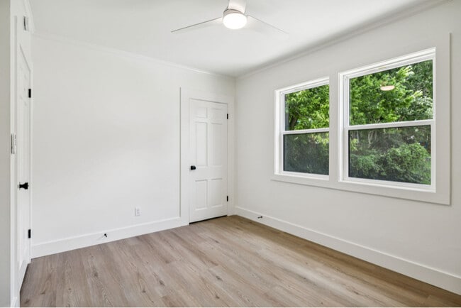 Building Photo - 1332 Columbia Ave