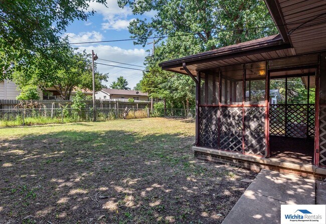 Building Photo - 8125 E Zimmerly St