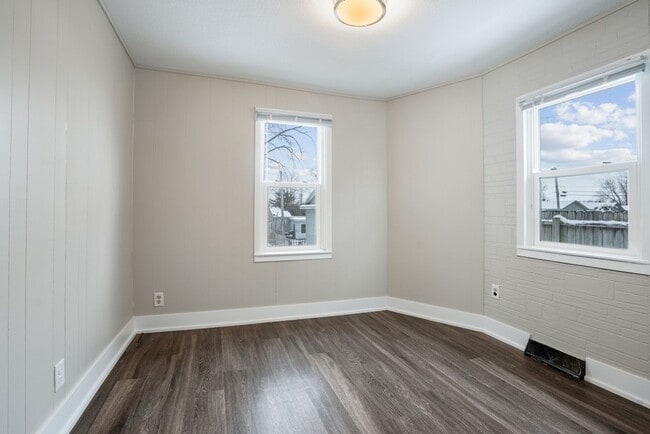 Building Photo - 1209 Parker St