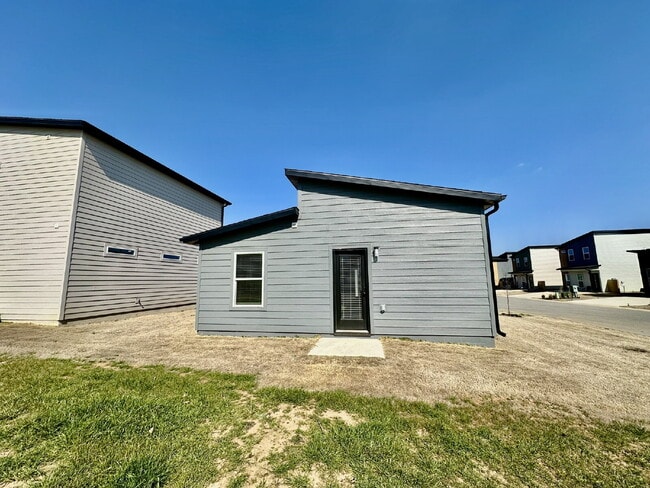 Building Photo - 1101 States Ave