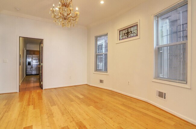 Building Photo - 221 Claremont Ave
