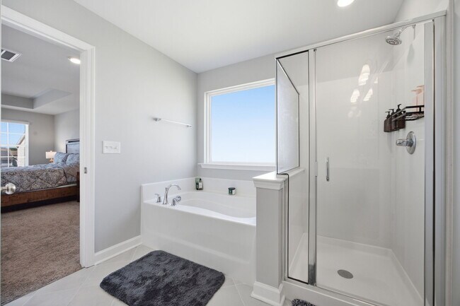 Building Photo - 450 Hawksbill Dr