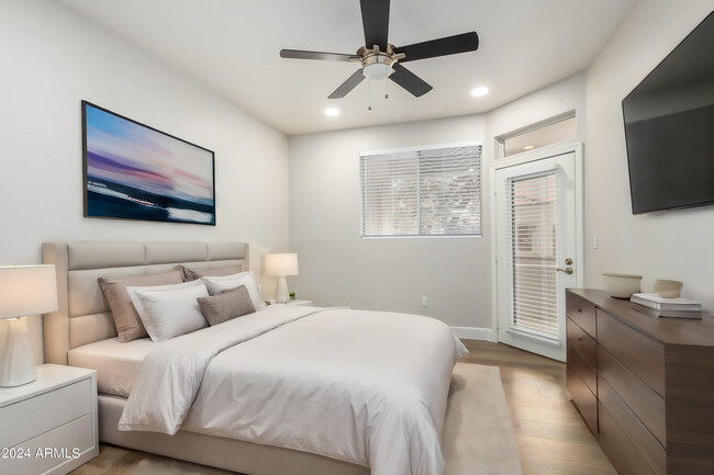 Building Photo - 11375 E Sahuaro Dr