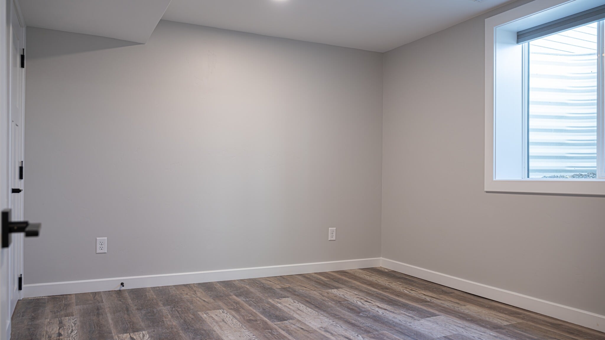 Building Photo - 3250 Midway Ave