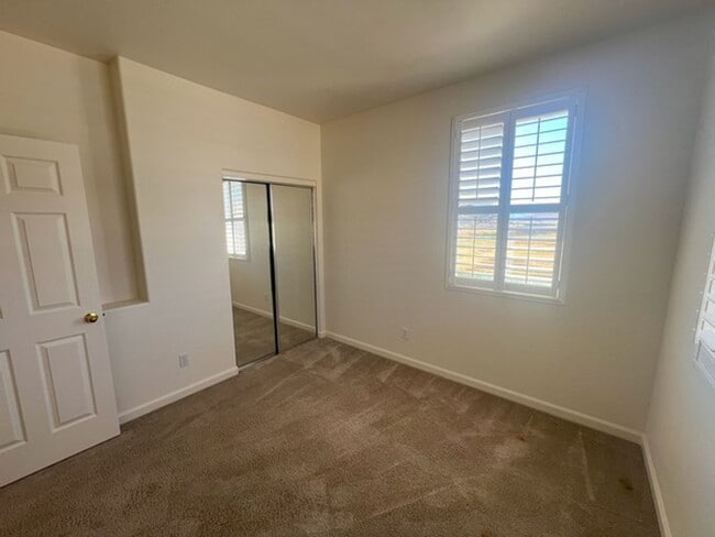 Building Photo - Stunning Views - Three Bedroom in Heron...