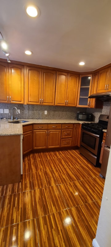 Building Photo - 3900 Lake Mead Dr