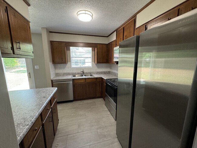 Building Photo - Pensacola - Carlisle - 3 Bedroom, 2 Bathroom
