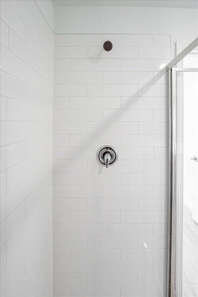 Building Photo - 6331 Windwood Wy