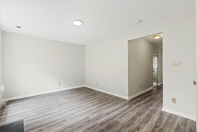 Building Photo - COMING SOON- 3 Bedroom 2 Half Bath Townhome in Spotsylvania