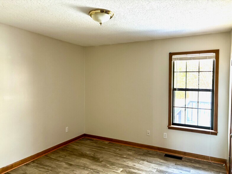 Building Photo - 109 Brookland Dr