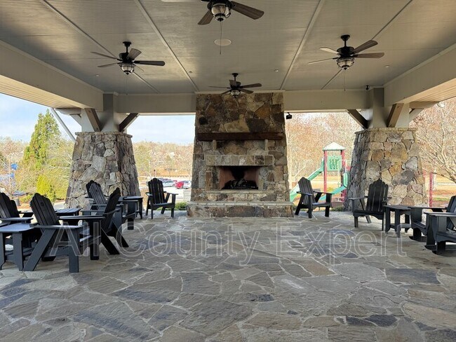 Building Photo - 6651 Rivergreen Rd