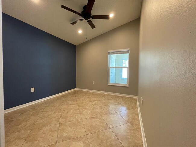 Building Photo - 781 Seneca Meadows Rd