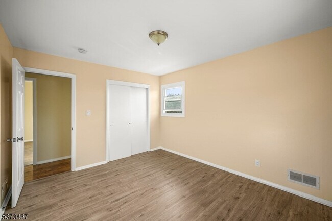 Building Photo - 413 Essex St