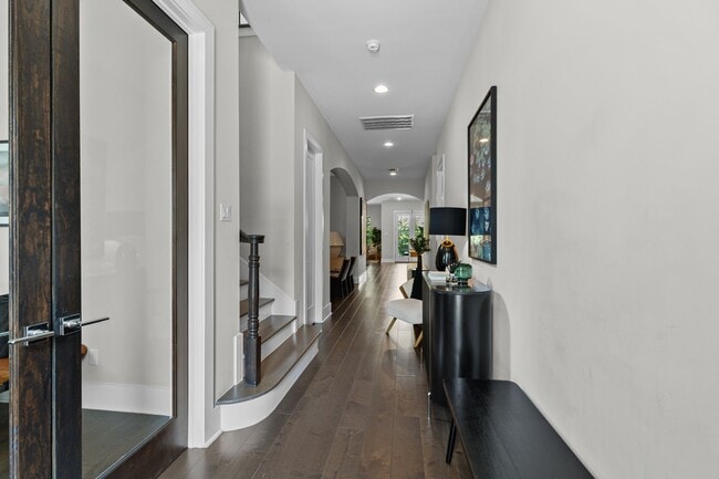 Building Photo - 2518 Southgate Blvd