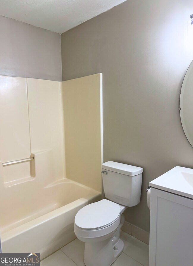 Building Photo - 102 Driftwood Ct